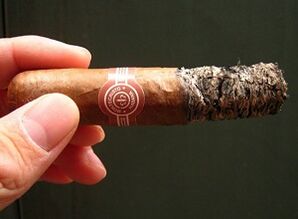 Dommages causés par le tabac aux cigarettes de santé